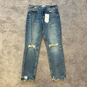 Zara slim high-rise ankle length jeans.